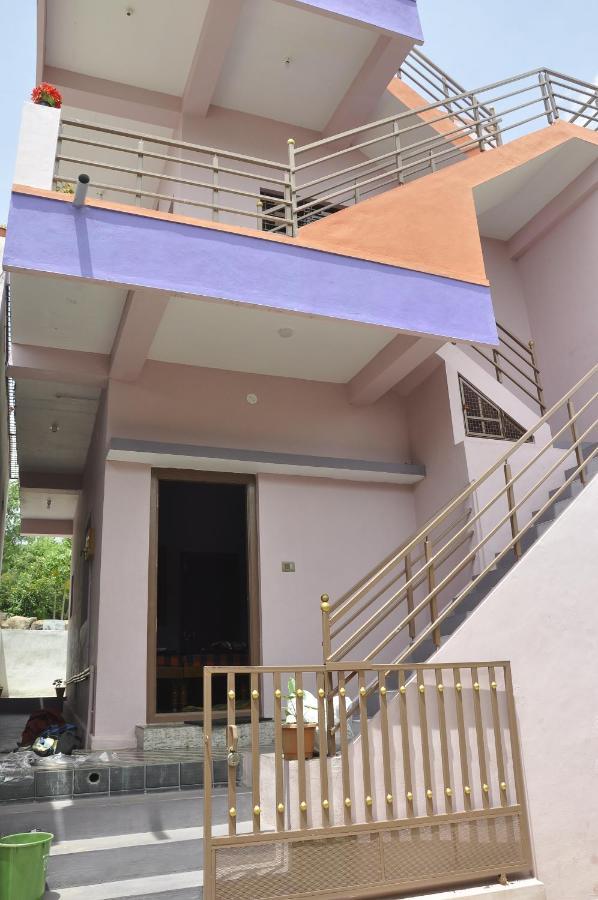 Classic Homestay Hampi Exteriör bild